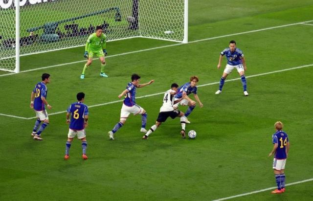 1669934931117022079.jpg Fi6rqw8XgCowFD7.jpg